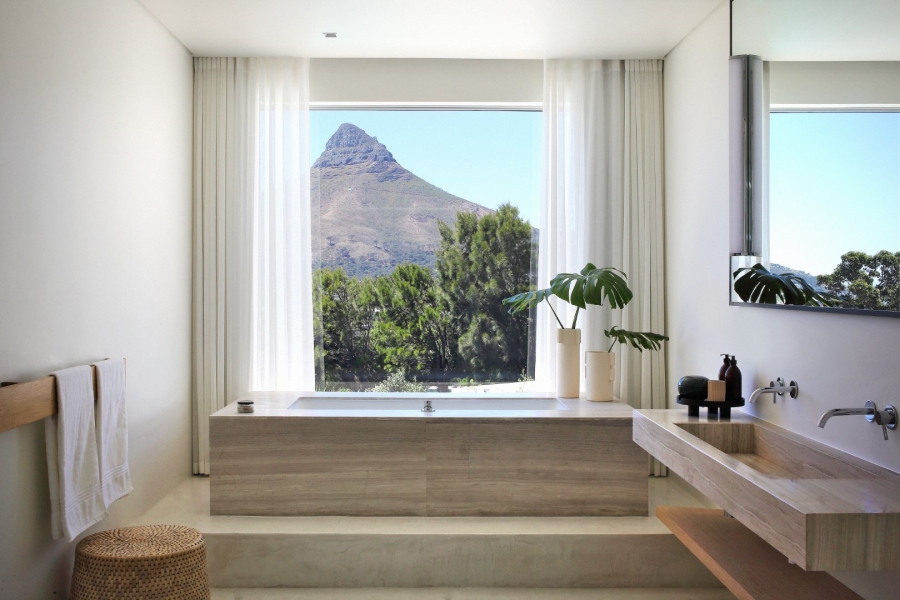 To Let 8 Bedroom Property for Rent in Bakoven Western Cape